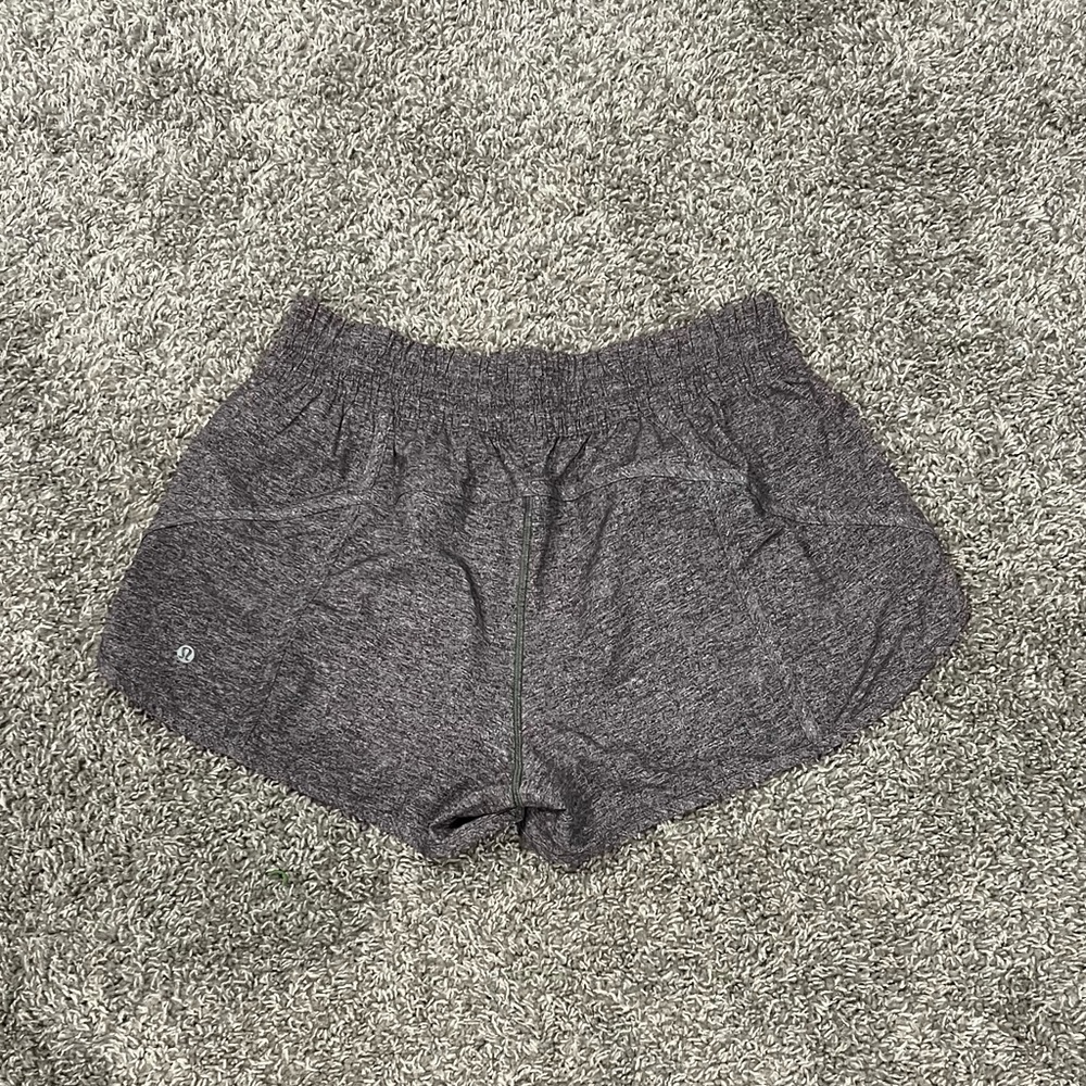 Lululemon Tracker Short 4’ NWOT